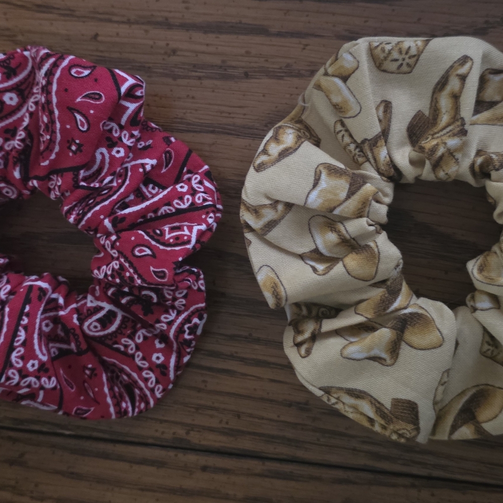 Stylish Red and Tan Scrunchie Set